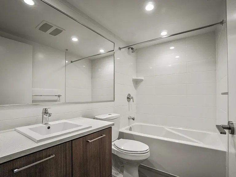 183 Georgia St E — Photo 116