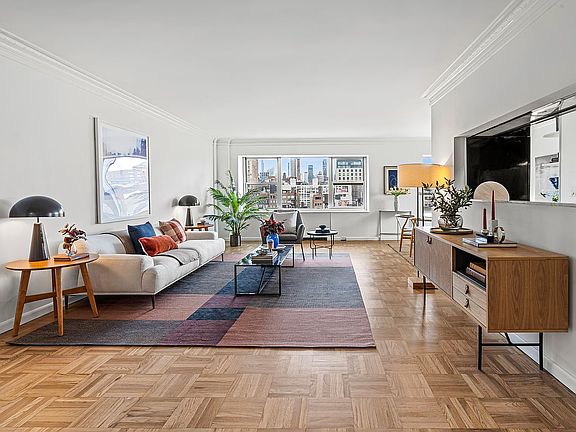 4th image of 20 E 9th St APT 19C