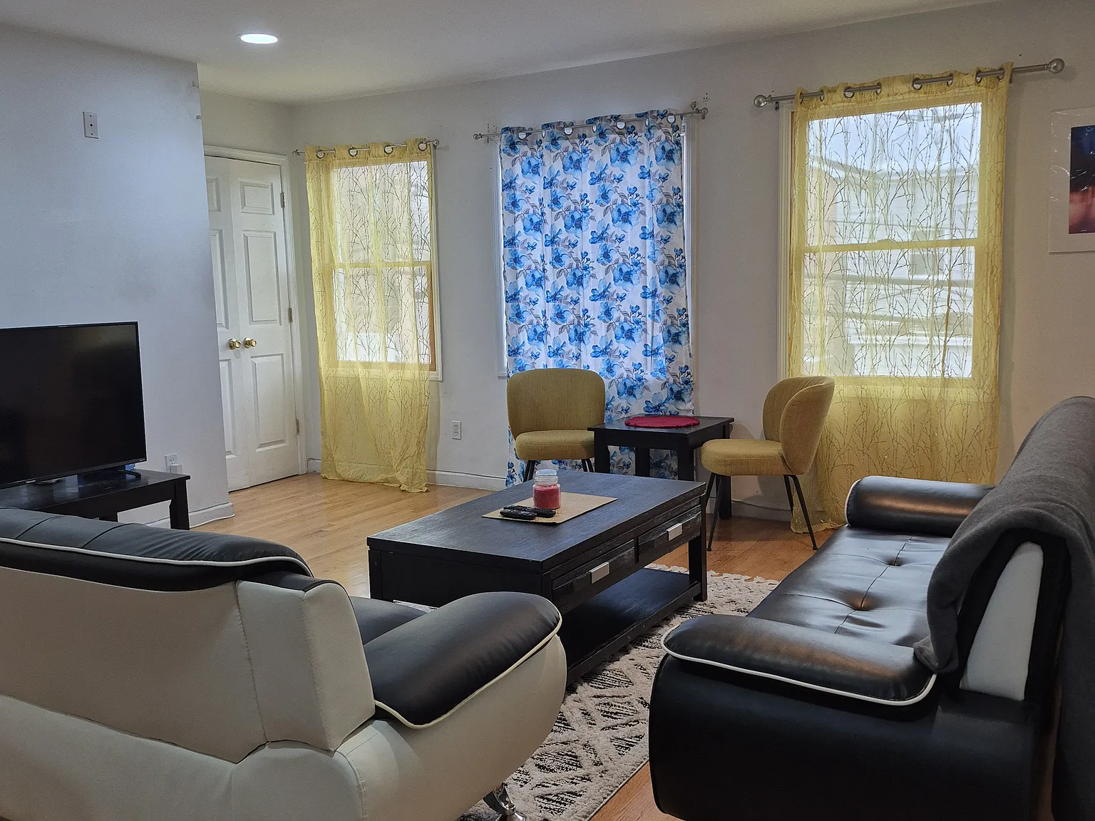 3 bed, $1,250 — Photo 1