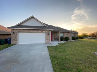 8001 Waters Edge Way, Oklahoma City, OK 73135