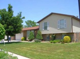 10165 S Flanders Rd, Sandy, UT 84092