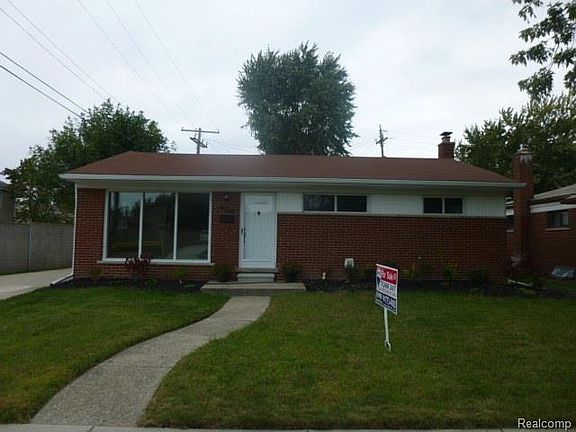 2nd image of 31725 Tanglewood St