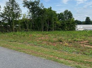 102 5th Ave SE, Hildebran, NC 28637
