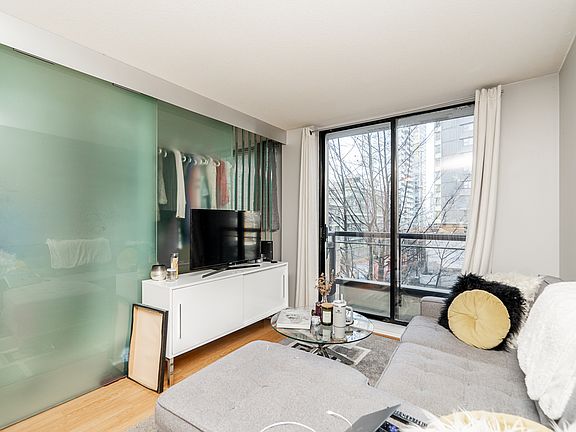 4th image of 1295 Richards St #406