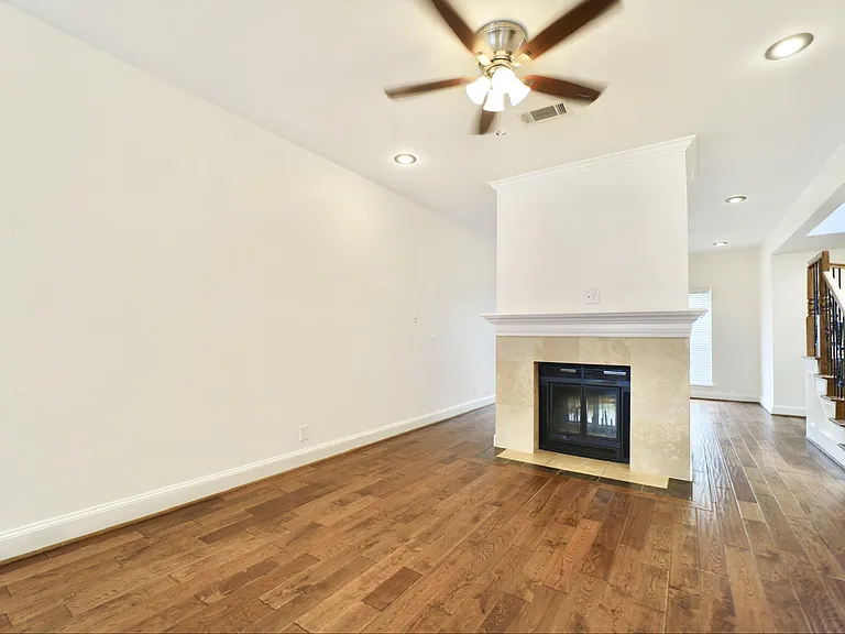 407 Josephine St — Photo 6