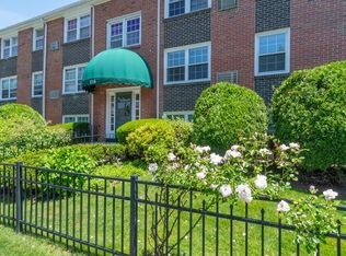 210 Hillside Ave APT 25, Needham, MA 02494