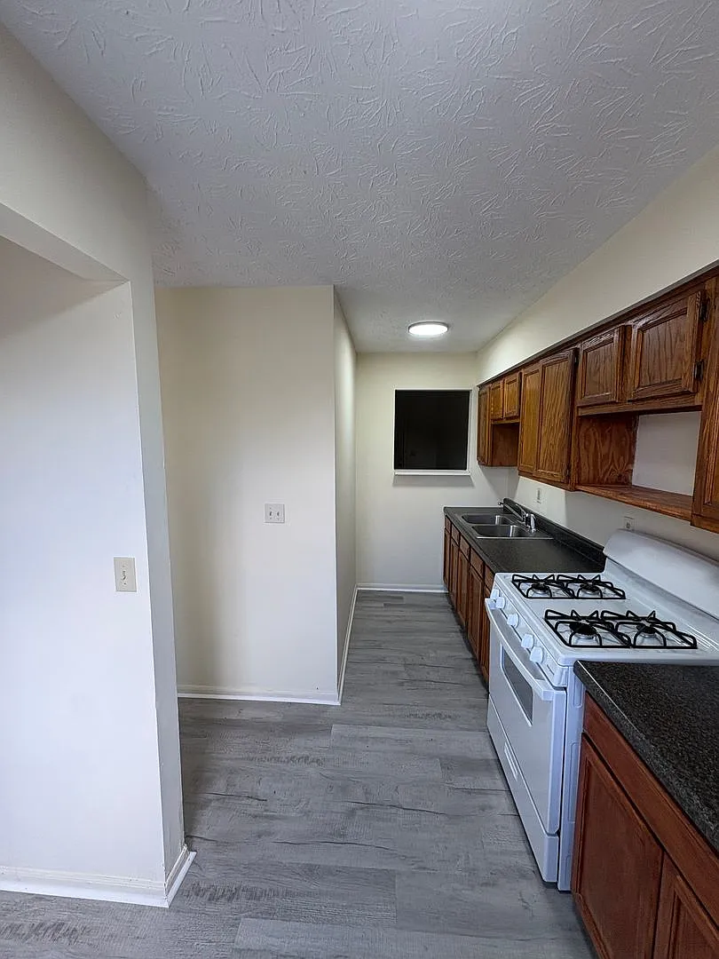 57 Martins Way — Photo 4