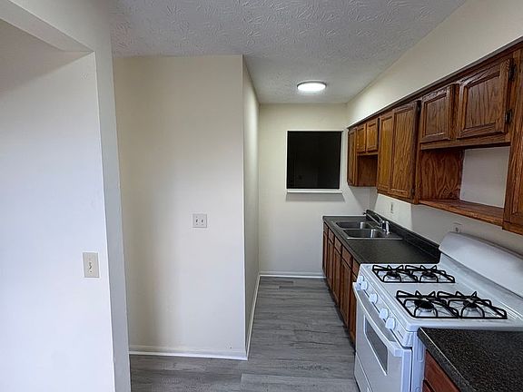 5th image of 57 Martins Way #81