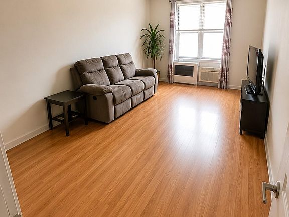 2nd image of 5133 Goldsmith Street #5A