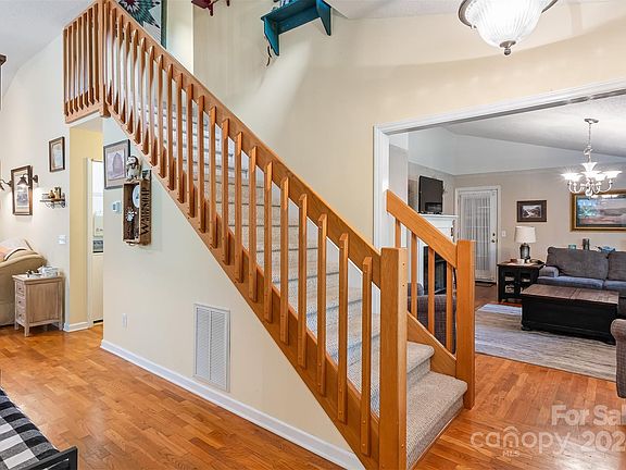 4th image of 3273 Montanya View Cir