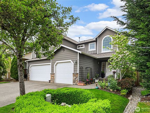 2nd image of 5208 NE 8th Court