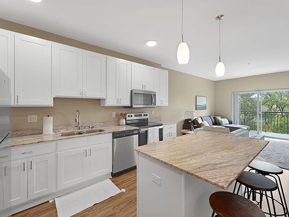 3rd image of 2448 Winnetka Ave N #517