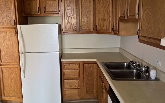 3rd image of 2921 S Michigan Ave APT 517