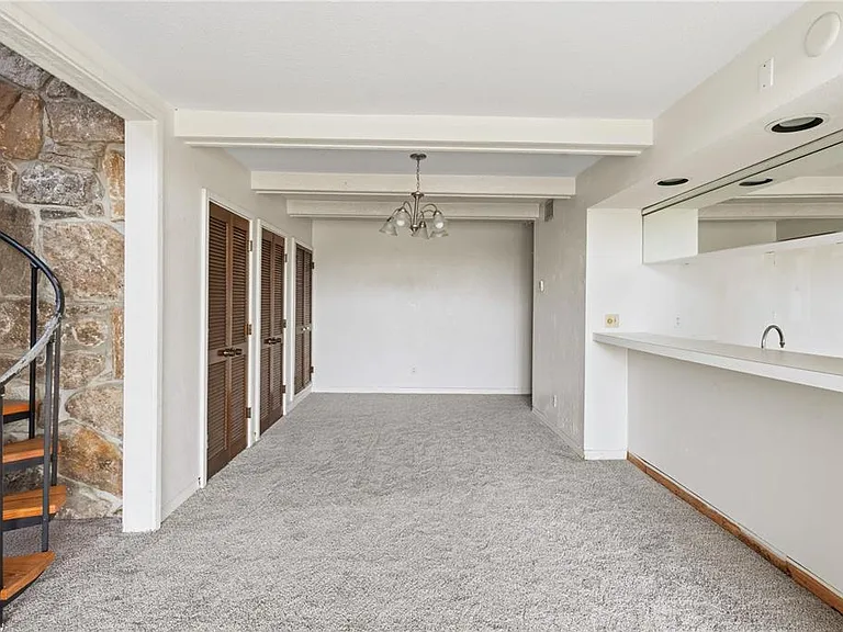 2114 Corner Lake Dr #E — Photo 24