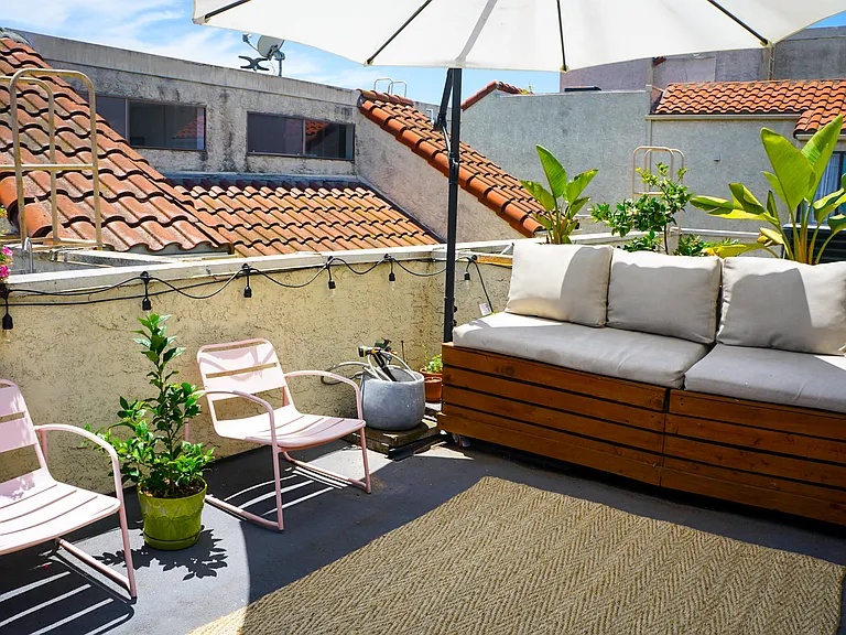 1900 Vine St #303 — Photo 17