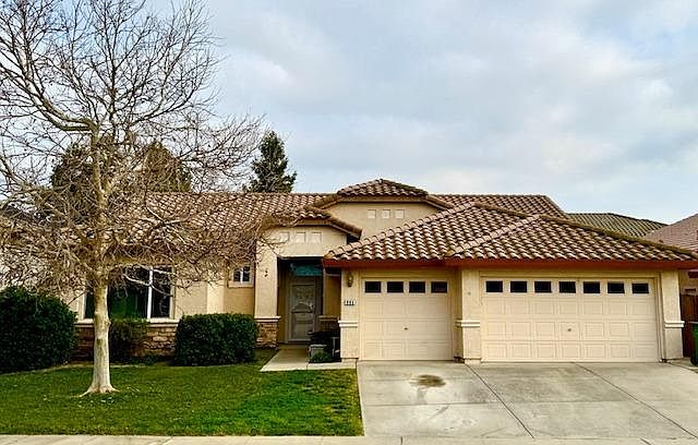 1st image of 985 Holmisdale Way