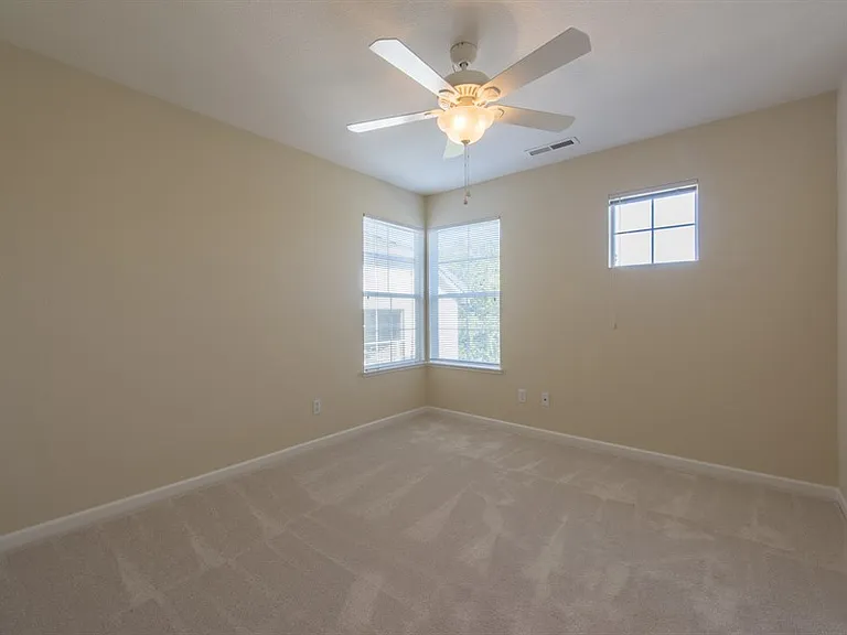 220 Primrose Dr — Photo 23