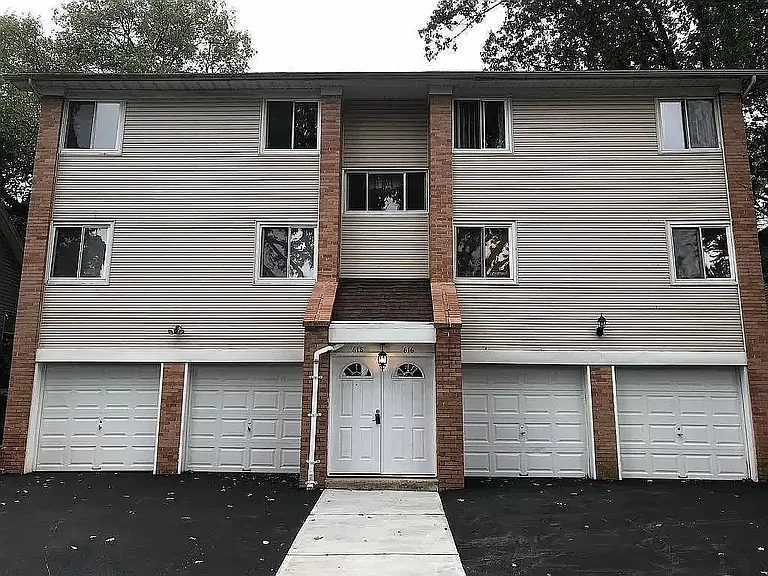 Stirling Pl — Photo 13
