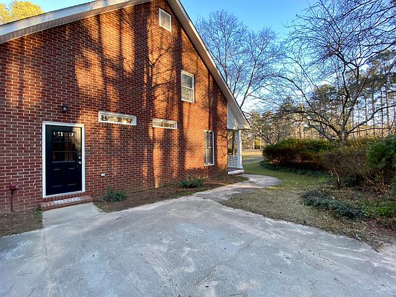 4th image of 4783 Sharon Dr