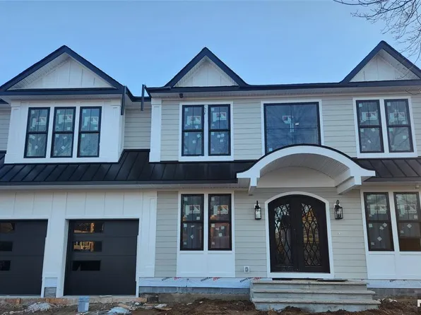 86 Azalea St, Paramus, NJ 07652