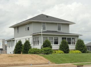 1216 N Main St, Viroqua, WI 54665