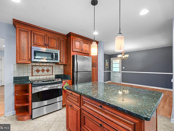 4th image of 7044 Cindy Ln