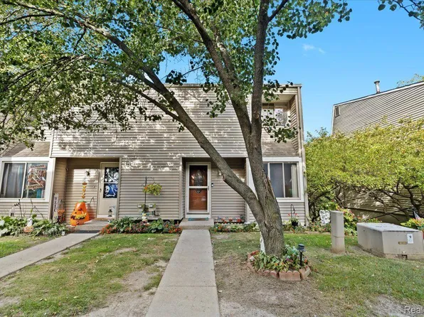 616 Rickett Rd APT 111, Brighton, MI 48116
