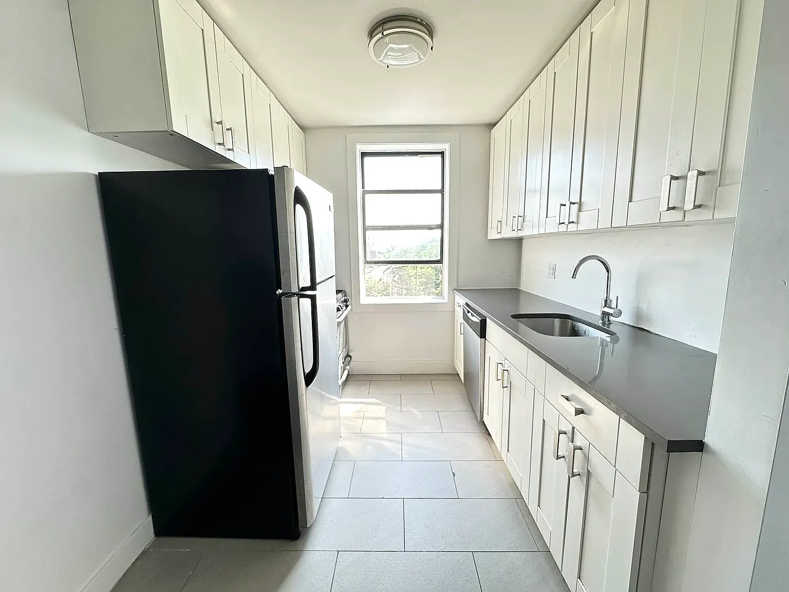 3660 Waldo Avenue — Photo 2