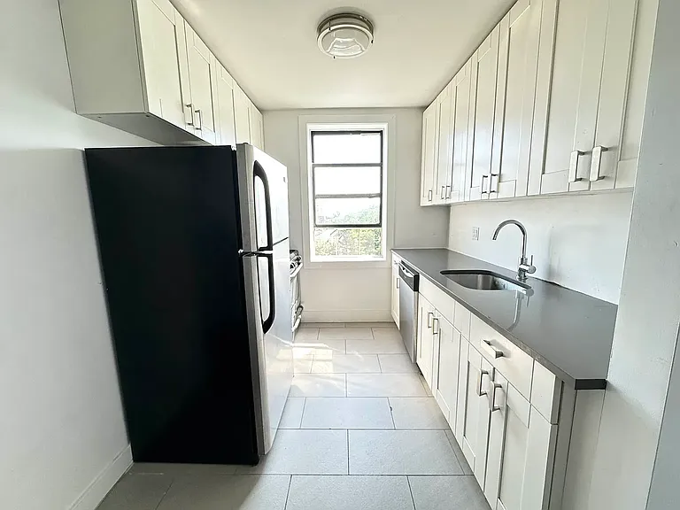 3660 Waldo Ave #8LL — Photo 2