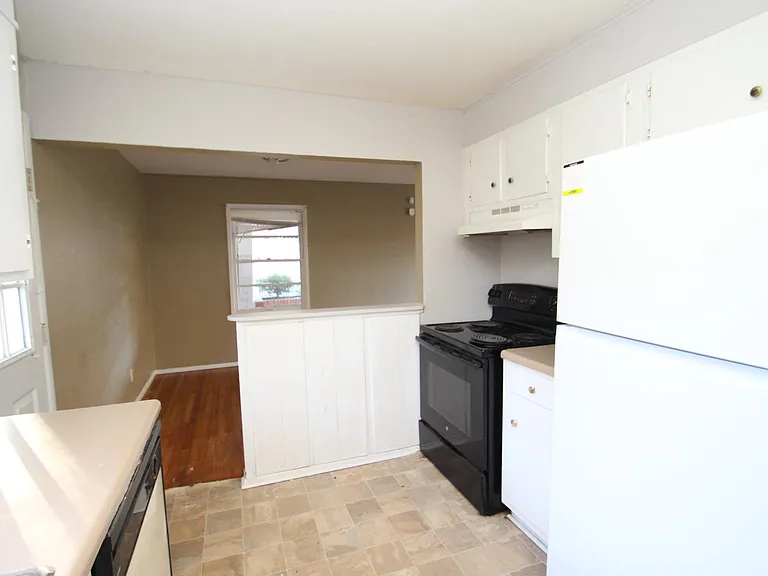 3753 Autumndale Dr — Photo 6