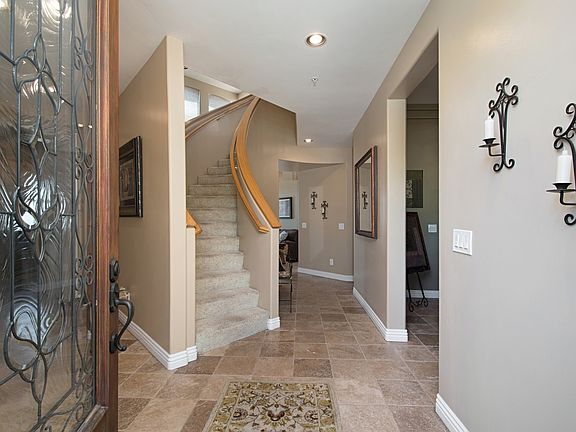 4th image of 2040 Vista Grande Dr