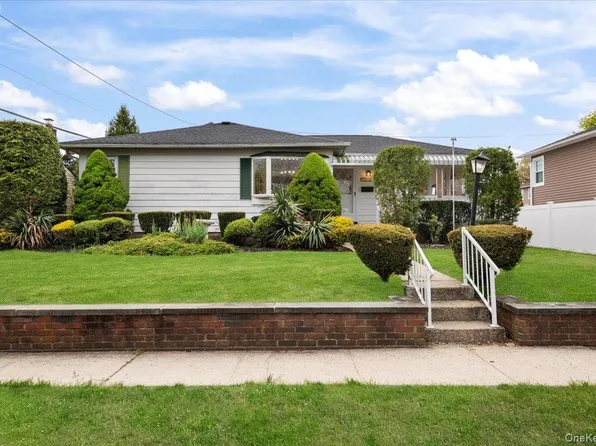 3704 Locust Avenue, Seaford, NY 11783