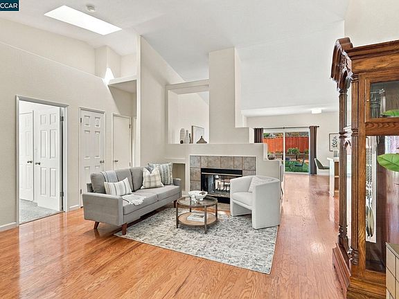 4th image of 244 Stranahan Cir