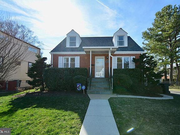 2nd image of 916 18th St S