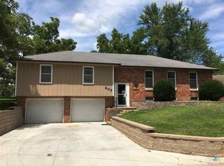 803 Monrovia Dr, Clinton, MO 64735