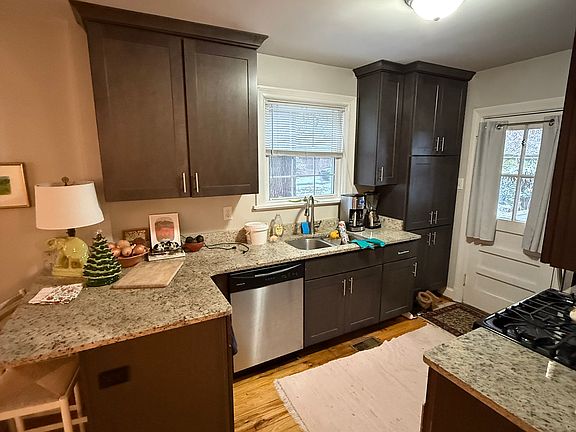 3rd image of 3411 Monument Ave #1