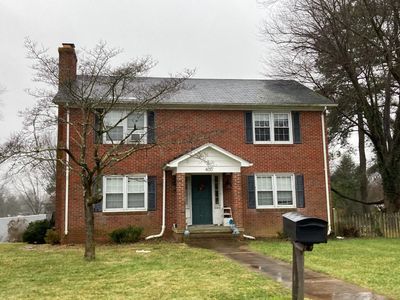 400 W H St, Purcellville, VA, 20132