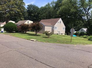 18 Gaylord Rd, Trumbull, CT 06611