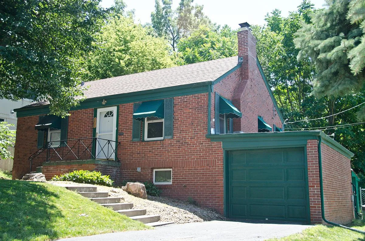 5631 Pine Street — Photo 2