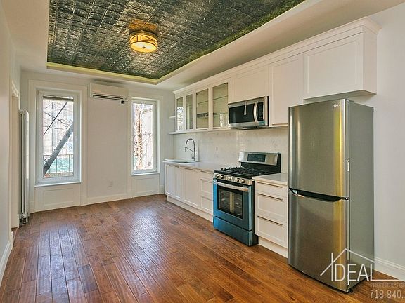 2nd image of 98 Underhill Ave #2