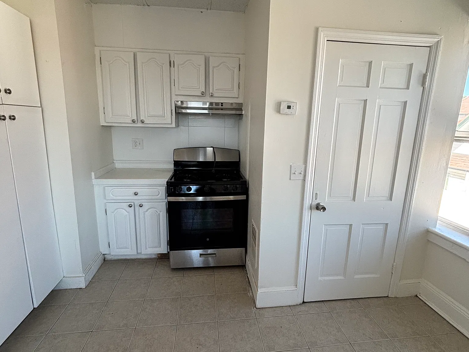 1 bed, $1,100 — Photo 4