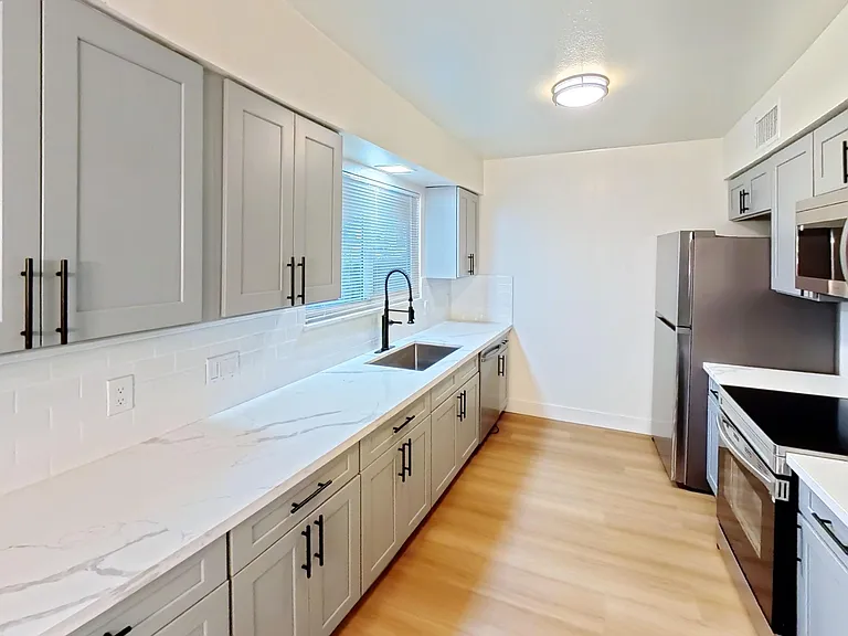 5444 N Maroa Ave #114 — Photo 1