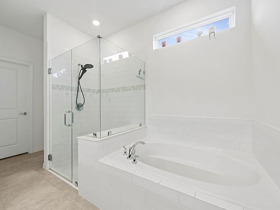 5th image of 514 Hawthorn Park Cir