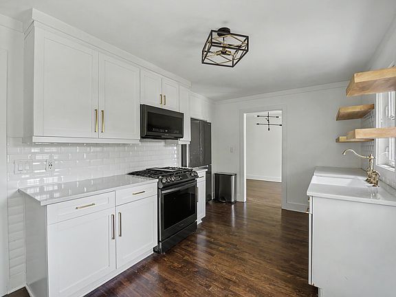 2nd image of 2352 2nd Ave