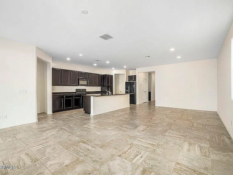 2146 W Tobias Way — Photo 6