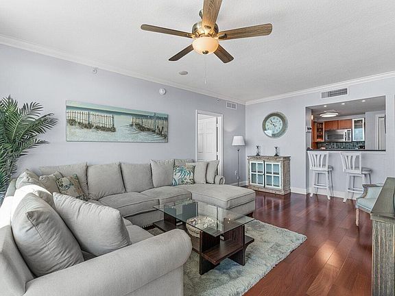 3rd image of 671 Casa Loma Blvd