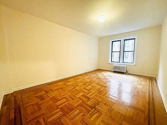 3rd image of 4863 Broadway APT 3N