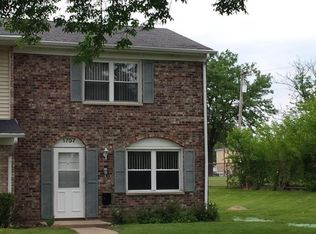 1757 Short Ave, Streamwood, IL 60107