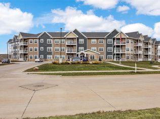 3550 Stone Creek Cir SW #306, Cedar Rapids, IA 52404