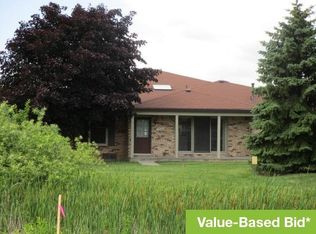 15098 Newberry Ct, Shelby Township, MI 48315